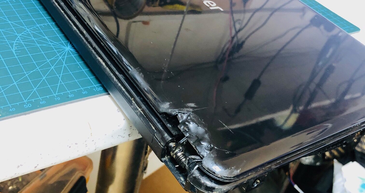 didim notebook menteşe tamiri